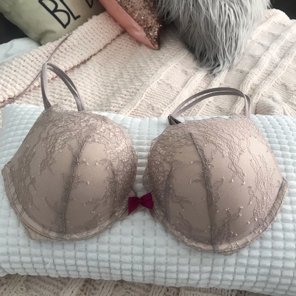 Victoria Secret- Very Sexy Push Up Bra-NWOT